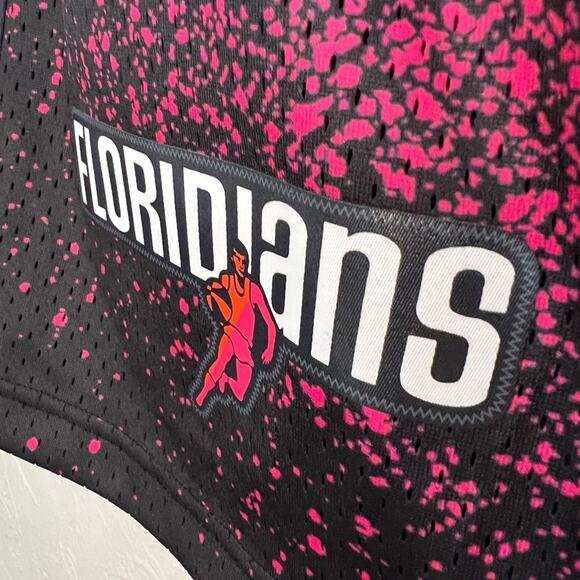 Mitchell & Ness Miami Heat Re-Take Gradient Spray Paint Swingman Shorts SIZE XXL - Picture 3 of 7